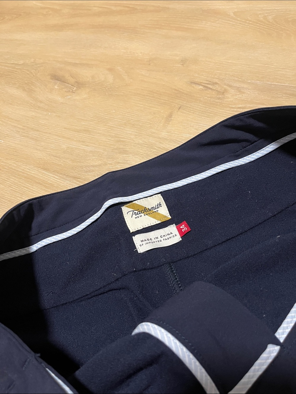 Tracksmith Navy Mens Shorts Size 34 - Picture 4 of 9